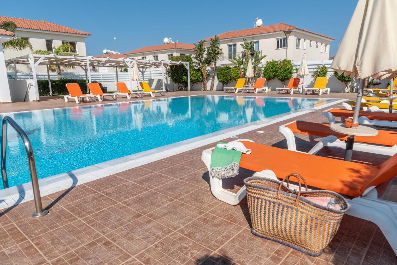 Mythical Sands Resort & Spa, Evilion Apartment Паралимни Экстерьер фото